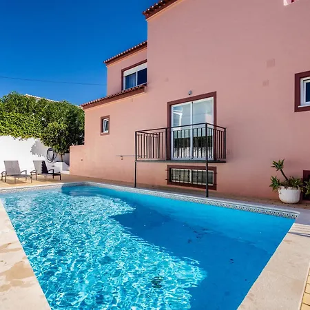Apartment Em Moradia Com Piscina - Perto Praias