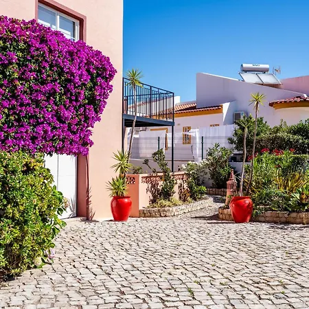 Em Moradia Com Piscina - Perto Praias Διαμέρισμα